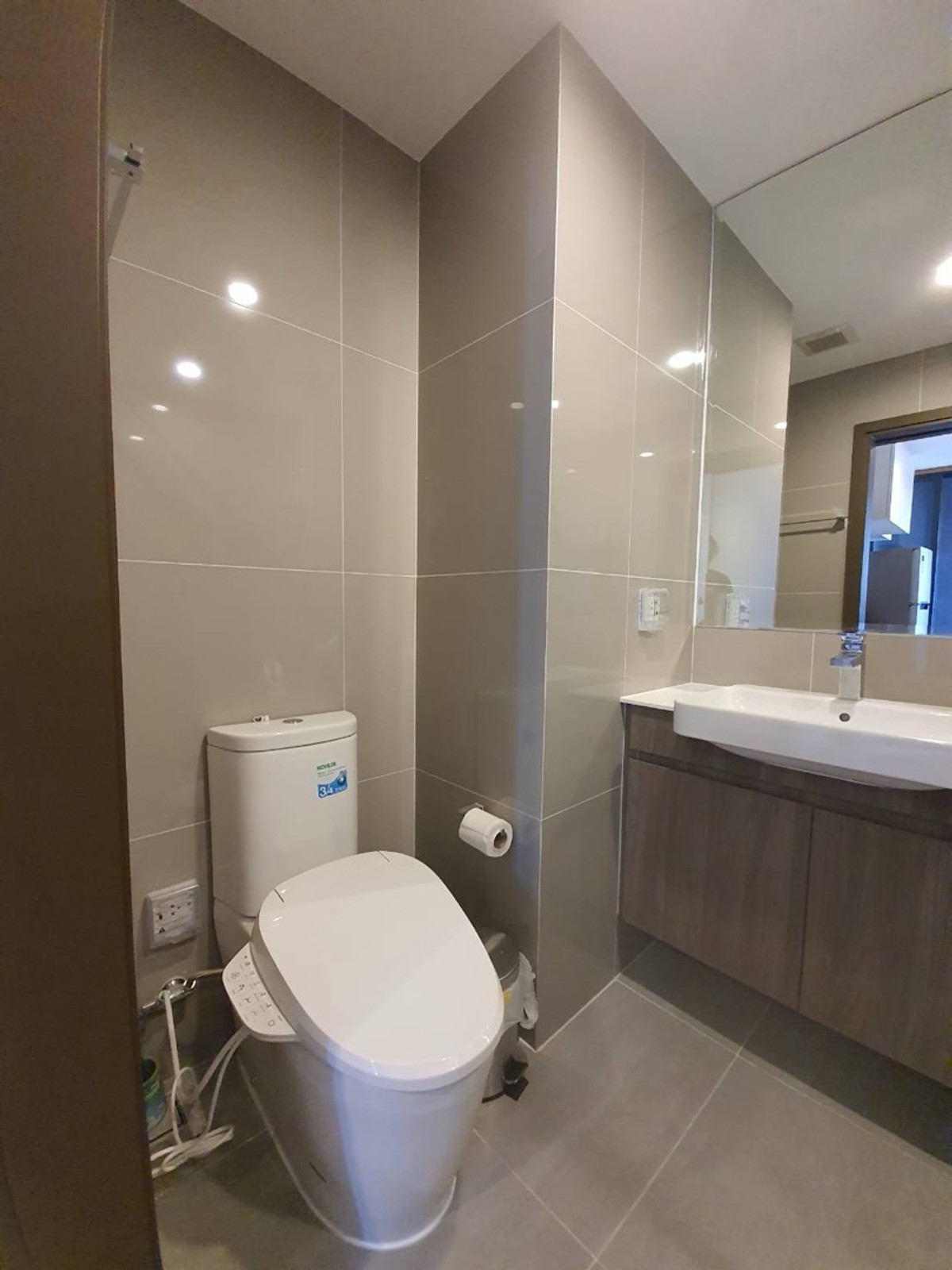 ให้เช่าคอนโดพระราม 9 เพชรบุรีตัดใหม่ RCA : ให้เช่า Ideo Mobi Asoke 