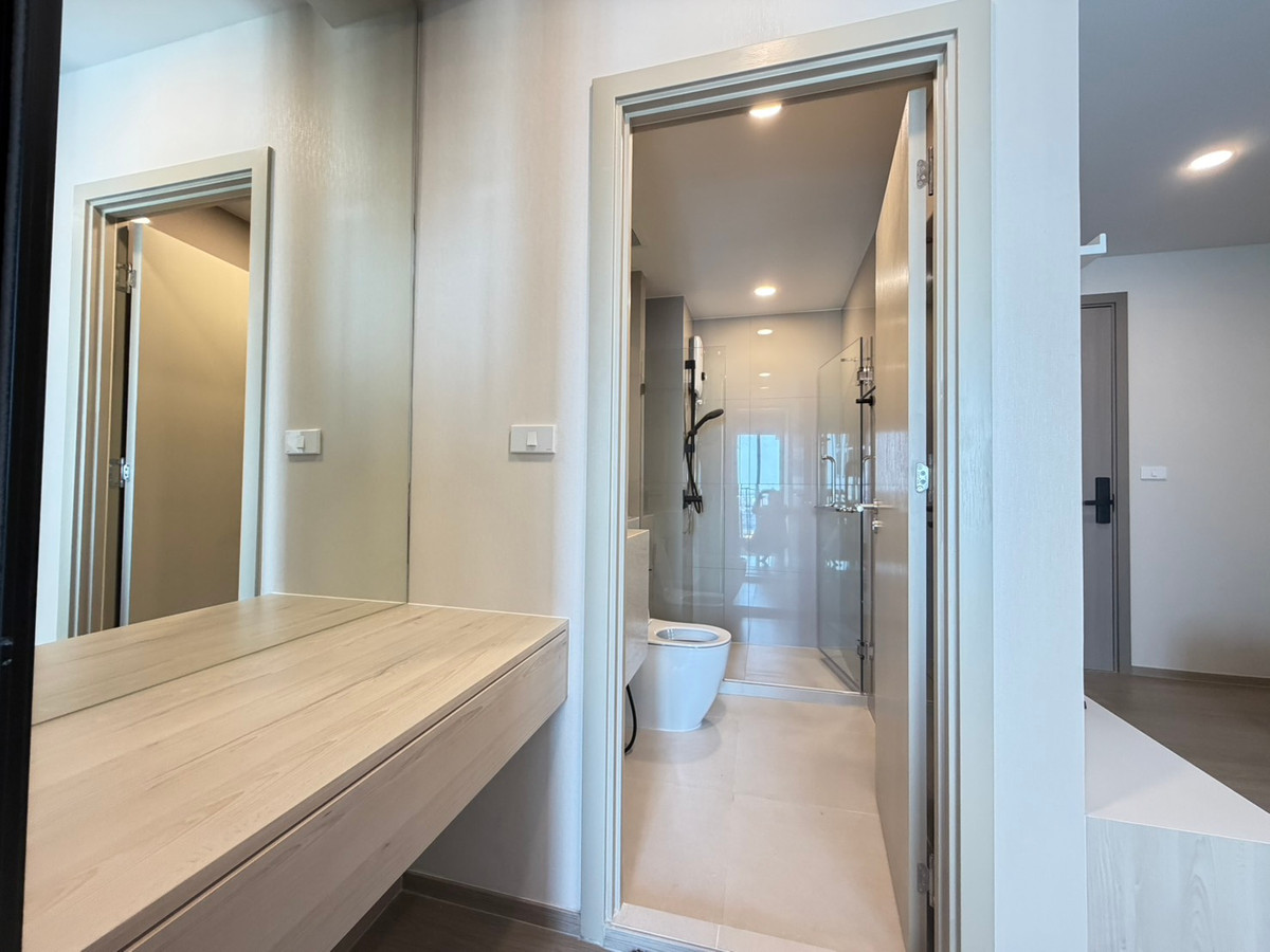 For RentCondoPinklao, Charansanitwong : New Condo for Rent | Triple Station Access 🚆 1BR 28 Sq.m. | Only 13,000 THB/Month