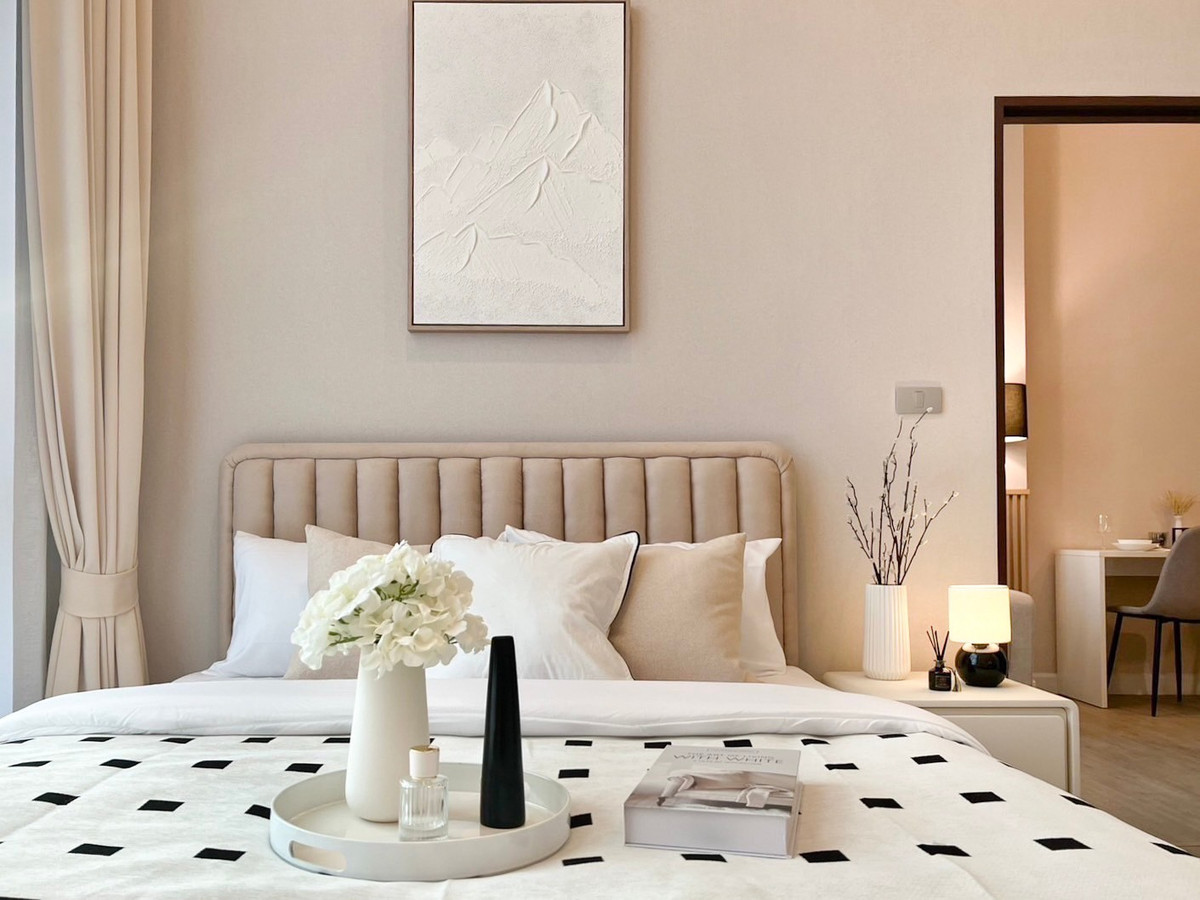 For RentCondoOnnut, Udomsuk : Condo for rent The Sky Sukhumvit Duplex room, beautiful, right on the cover, near Udomsuk BTS.