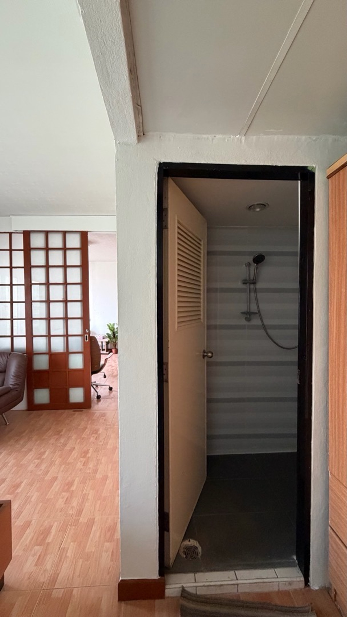 ขายคอนโดพระราม 3 สาธุประดิษฐ์ : SV City พระราม 3 อาคาร 7 ชั้น 26–27 ห้องสูง โปร่ง โล่ง ลมดี หันทิศตะวันออก รับแดดเช้าอ่อน ๆ ไม่ร้อนบ่าย พื้นที่ใช้สอย 179.64 ตร.ม.