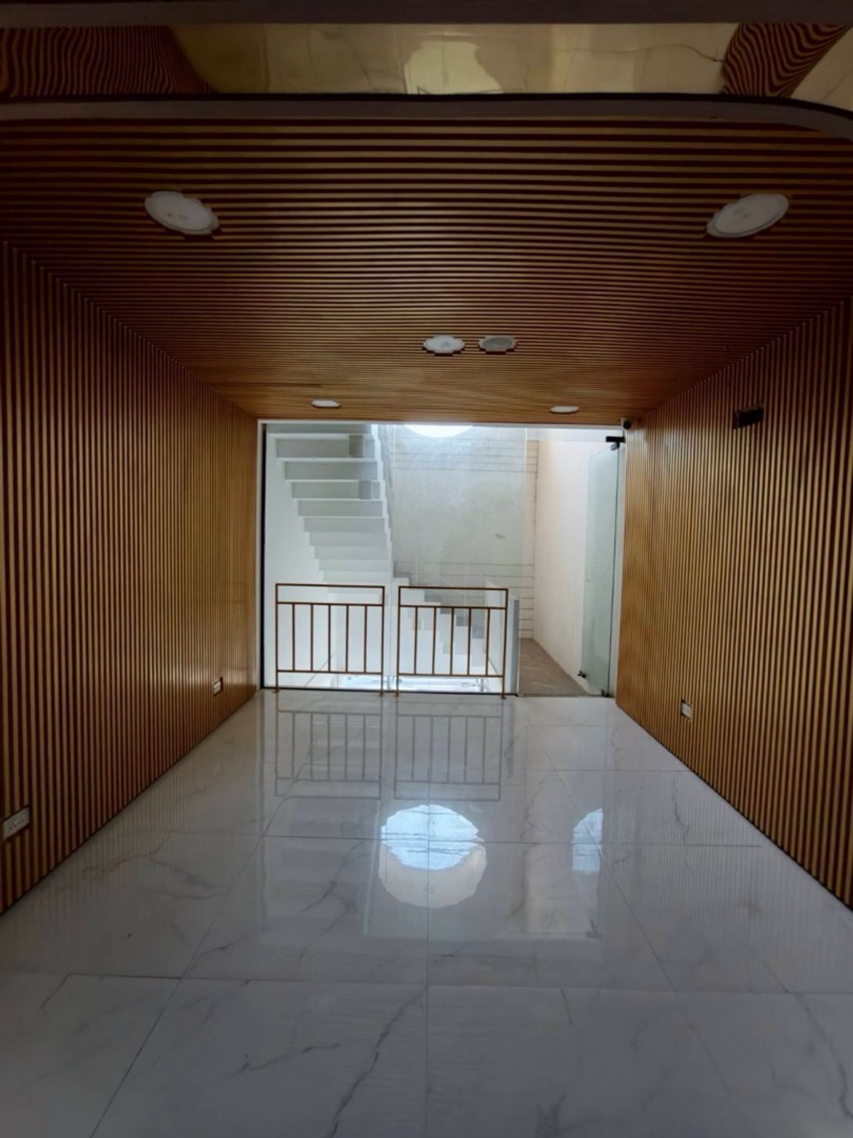 ให้เช่าสำนักงานสุขุมวิท อโศก ทองหล่อ : ให้เช่าอาคารพาณิชย์ ทองหล่อ พื้นที่ใช้สอย 250 ตร.ม ทำเลศักยภาพ ใกล้ BTS ทองหล่อ เหมาะทำธุรกิจหรือสำนักงาน
