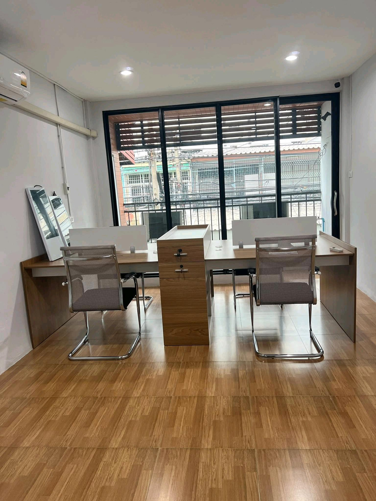 ให้เช่าทาวน์โฮมพระราม 9 เพชรบุรีตัดใหม่ RCA : ให้เช่าโฮมออฟฟิศทำเลทอง อโศก–ดินแดงโลเคชั่น : หลังห้าง Fortune Town จดทะเบียนบริษัทได้