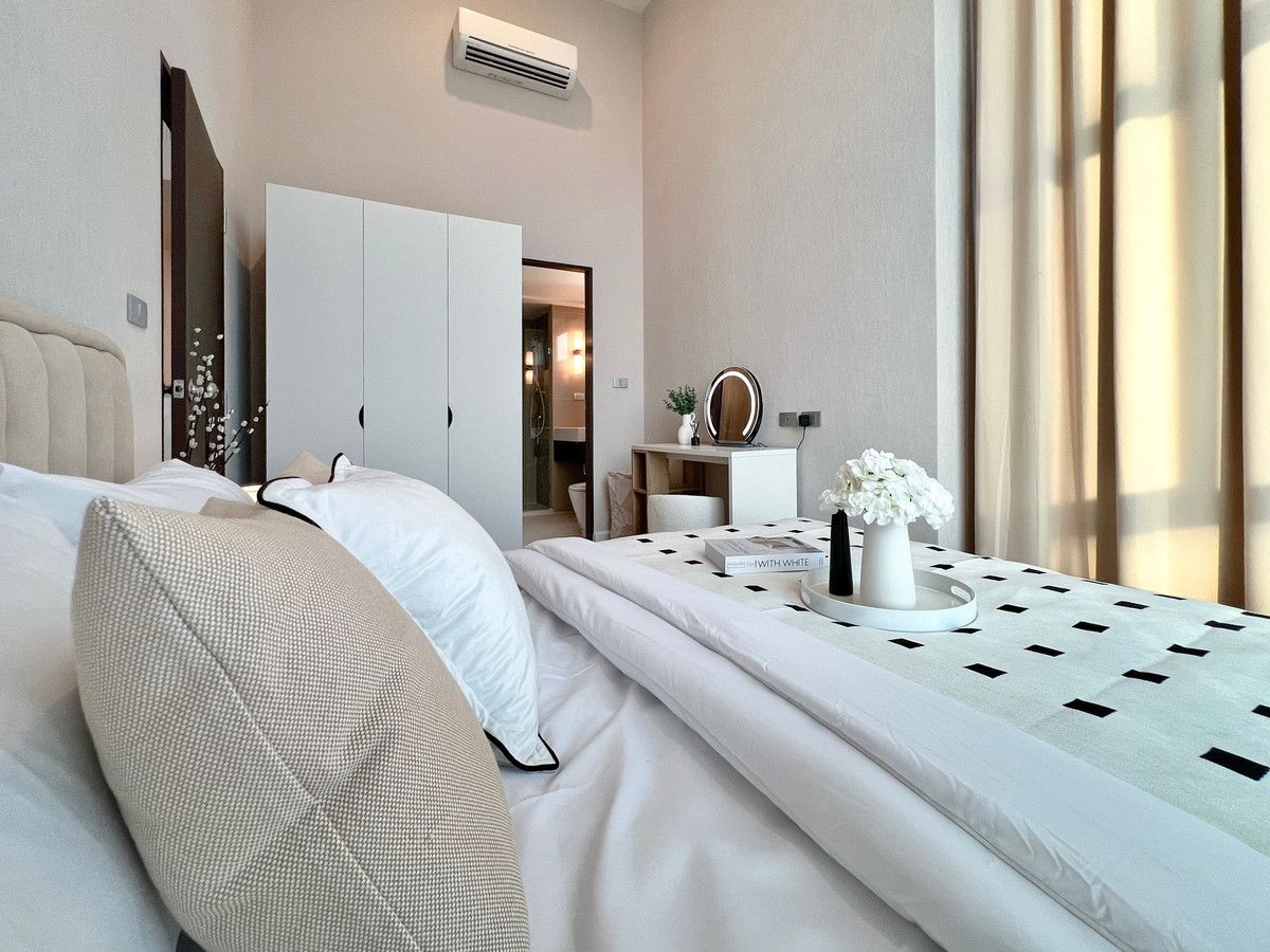 For RentCondoOnnut, Udomsuk : Condo for rent The Sky Sukhumvit Duplex room, beautiful, right on the cover, near Udomsuk BTS.