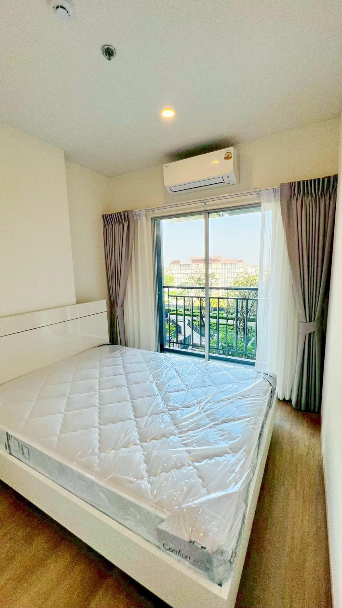 ให้เช่าคอนโดแจ้งวัฒนะ เมืองทอง : ให้เช่า  ลุมพินีเพลส ปากเกร็ดสเตชั่นแจ้งวัฒนะ  วิวสระ มีเครื่องซักผ้า