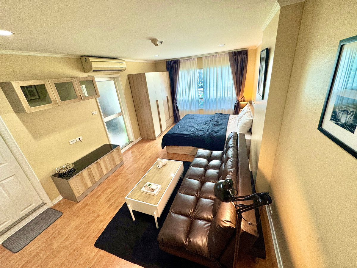 For RentCondoRamkhamhaeng, Hua Mak : Condo for rent, Lumpini Ville Ramkhamhaeng 44, call 0999983897.