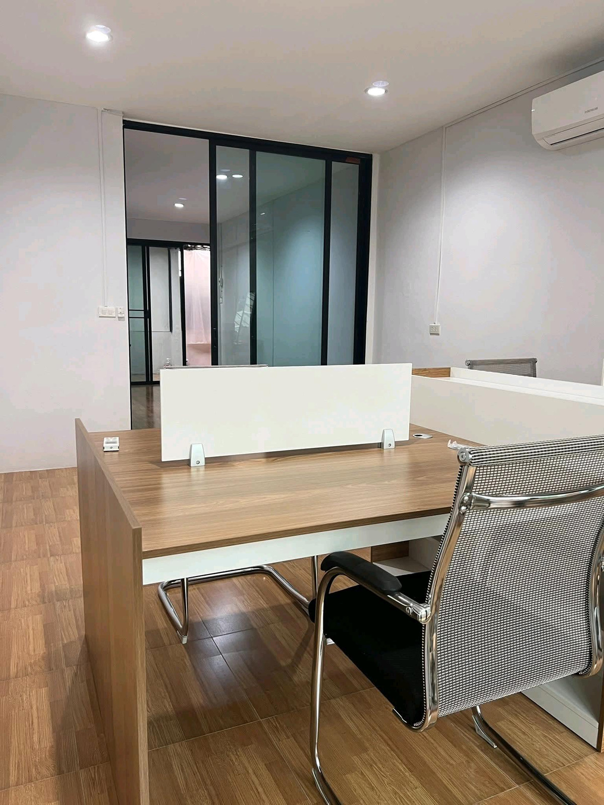 ให้เช่าทาวน์โฮมพระราม 9 เพชรบุรีตัดใหม่ RCA : ให้เช่าโฮมออฟฟิศทำเลทอง อโศก–ดินแดงโลเคชั่น : หลังห้าง Fortune Town จดทะเบียนบริษัทได้