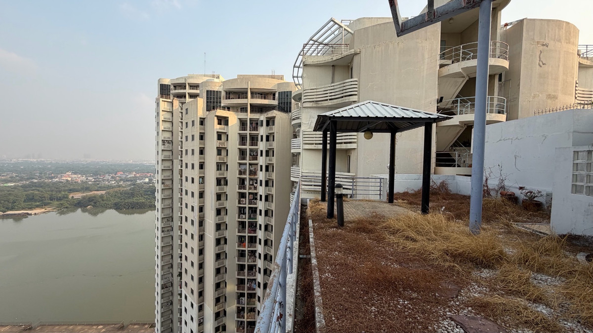 ขายคอนโดพระราม 3 สาธุประดิษฐ์ : SV City พระราม 3 อาคาร 7 ชั้น 26–27 ห้องสูง โปร่ง โล่ง ลมดี หันทิศตะวันออก รับแดดเช้าอ่อน ๆ ไม่ร้อนบ่าย พื้นที่ใช้สอย 179.64 ตร.ม.