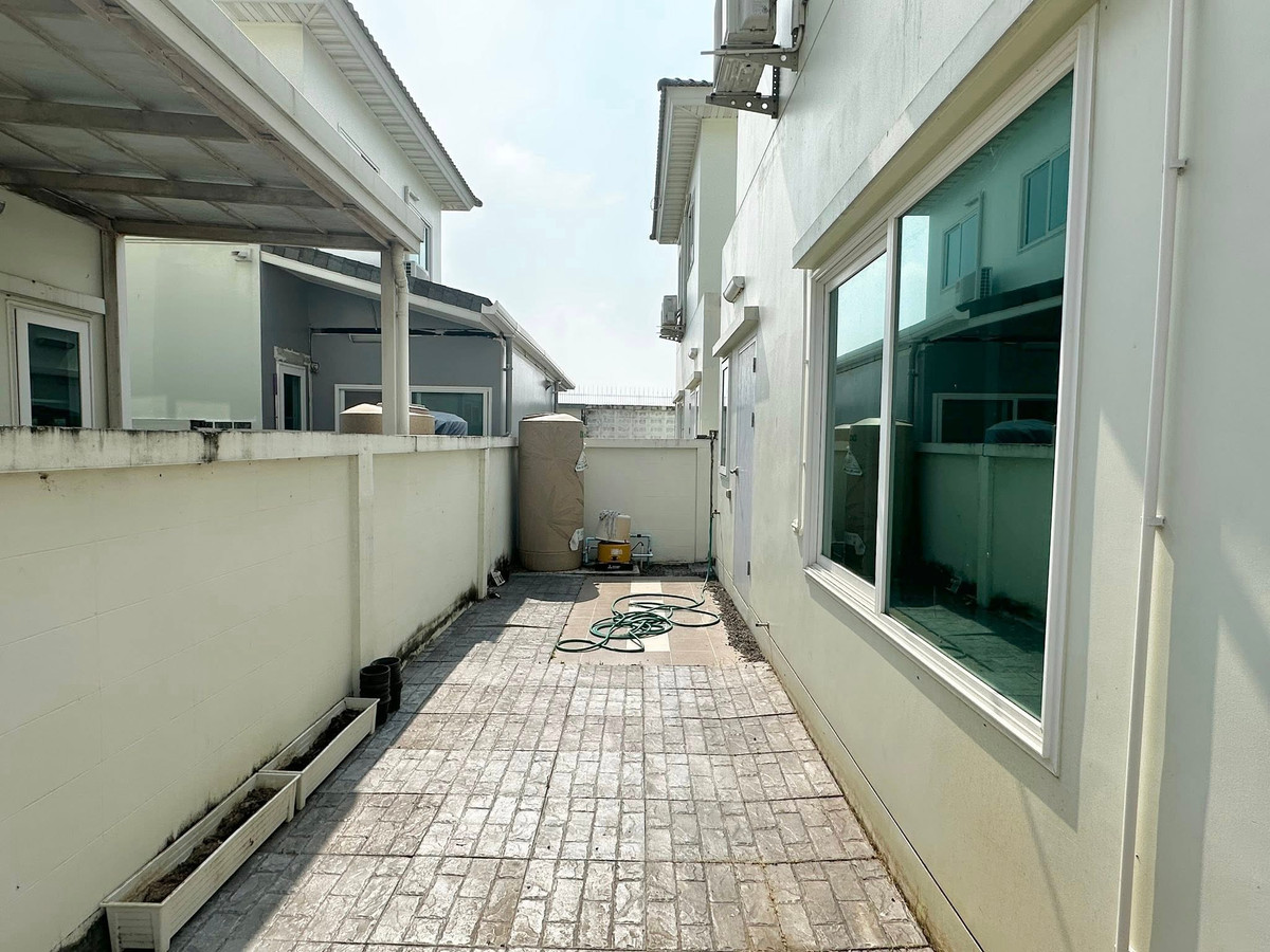 For SaleHouseLadkrabang, Suwannaphum Airport : 38.8 sq m, 3 bedrooms, 2 bathrooms, 2-story semi-detached house, Supalai Pride Bangna, Lat Krabang.