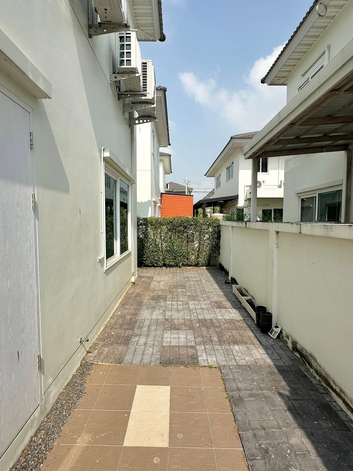 For SaleHouseLadkrabang, Suwannaphum Airport : 38.8 sq m, 3 bedrooms, 2 bathrooms, 2-story semi-detached house, Supalai Pride Bangna, Lat Krabang.