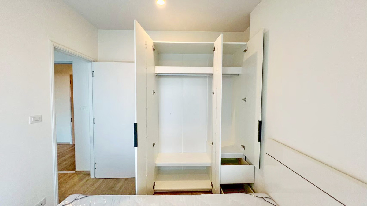 ให้เช่าคอนโดแจ้งวัฒนะ เมืองทอง : ให้เช่า  ลุมพินีเพลส ปากเกร็ดสเตชั่นแจ้งวัฒนะ  วิวสระ มีเครื่องซักผ้า