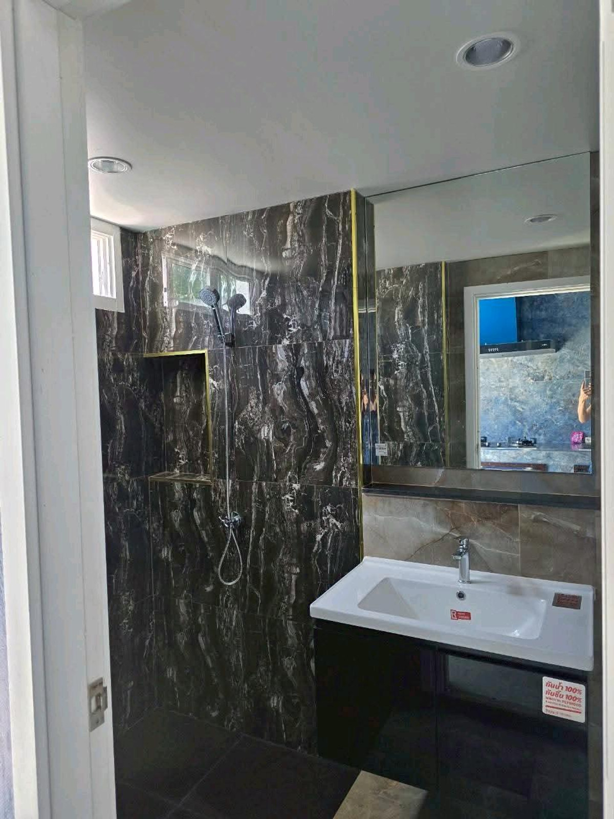 For RentWarehousePhutthamonthon, Salaya : 🏭Warehouse for rent with 2-story office + residence | Line 2 Bangkok | 405 sq m | 3-phase power | Electric door