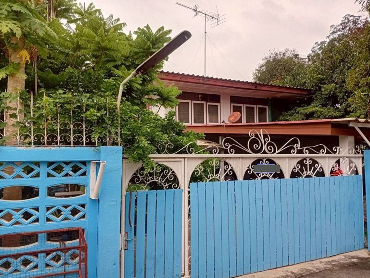 For SaleHouseLadprao101, Happy Land, The Mall Bang Kapi : Corner house 107 sq m, 3 bedrooms, 3 bathrooms, 2-story detached house, Nawamin 70, Bang Kapi.