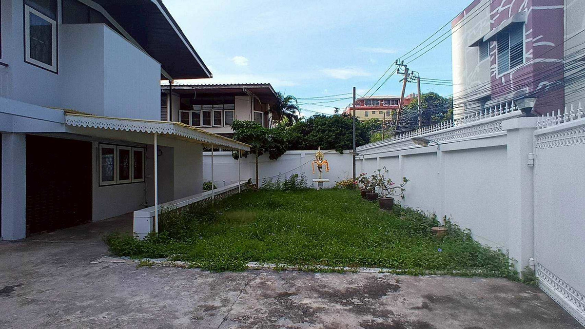 For SaleHouseSapankwai,Jatujak : 97452 - Single house for sale, Lat Phrao 12, opposite Big C Lat Phrao, near MRT Lat Phrao.