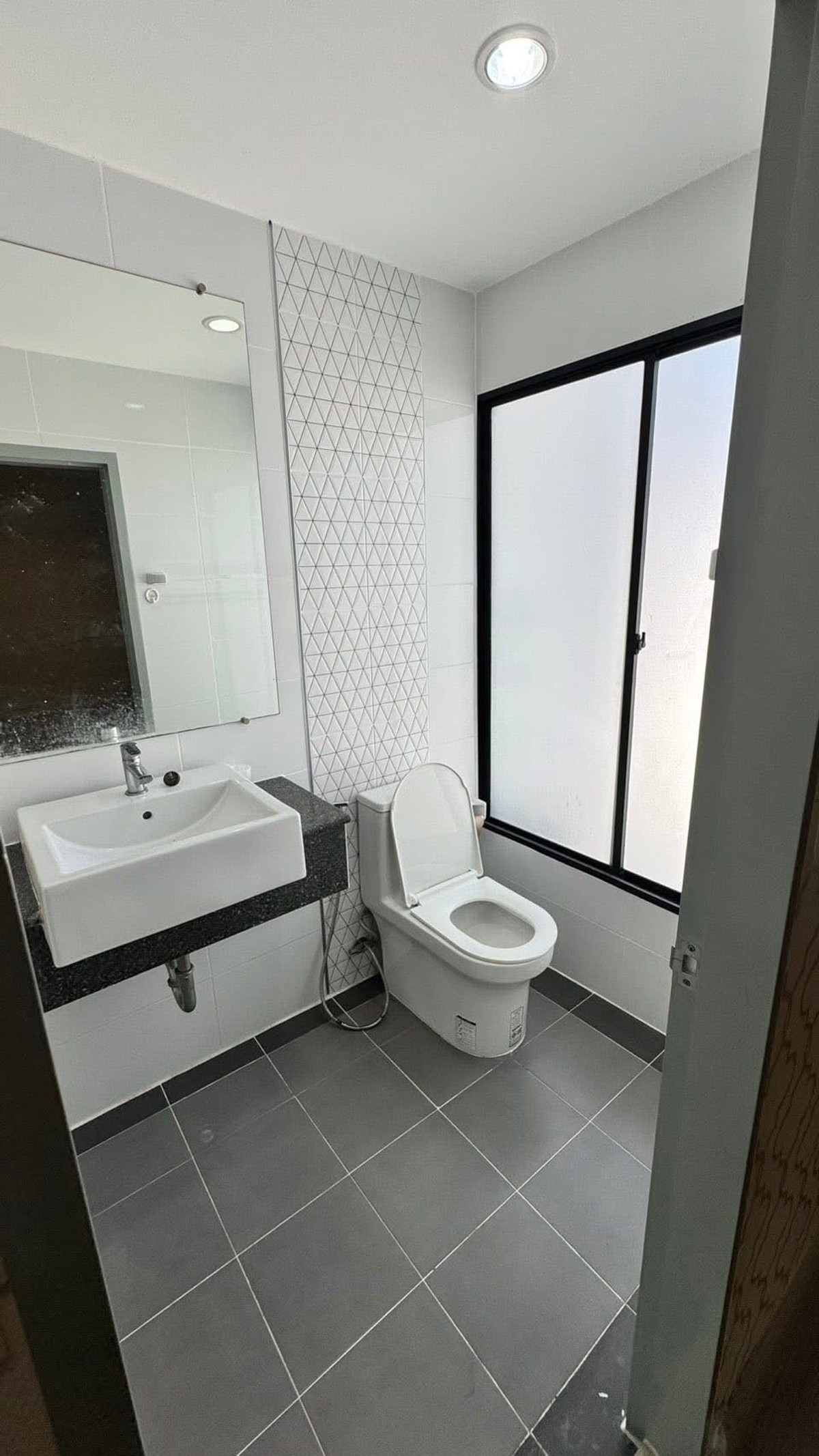 ขายคอนโดท่าพระ ตลาดพลู วุฒากาศ : 🏙️ขายคอนโด Aspire Sathorn–Taksin (Copper Zone) คอนโดห้องมุม เป็นส่วนตัว ชั้น 12 วิวสวน ราคาขาย 2,990,000 บาท💰