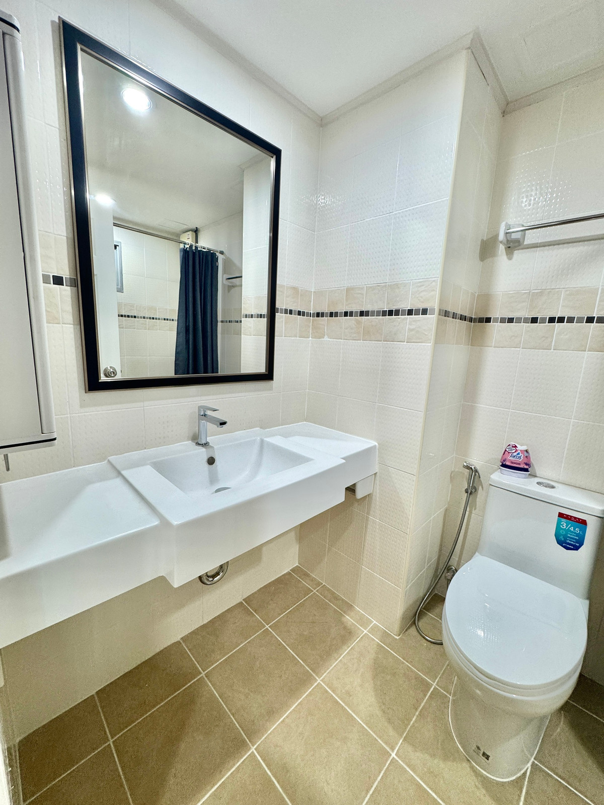 For RentCondoRamkhamhaeng, Hua Mak : Condo for rent, Lumpini Ville Ramkhamhaeng 44, call 0999983897.