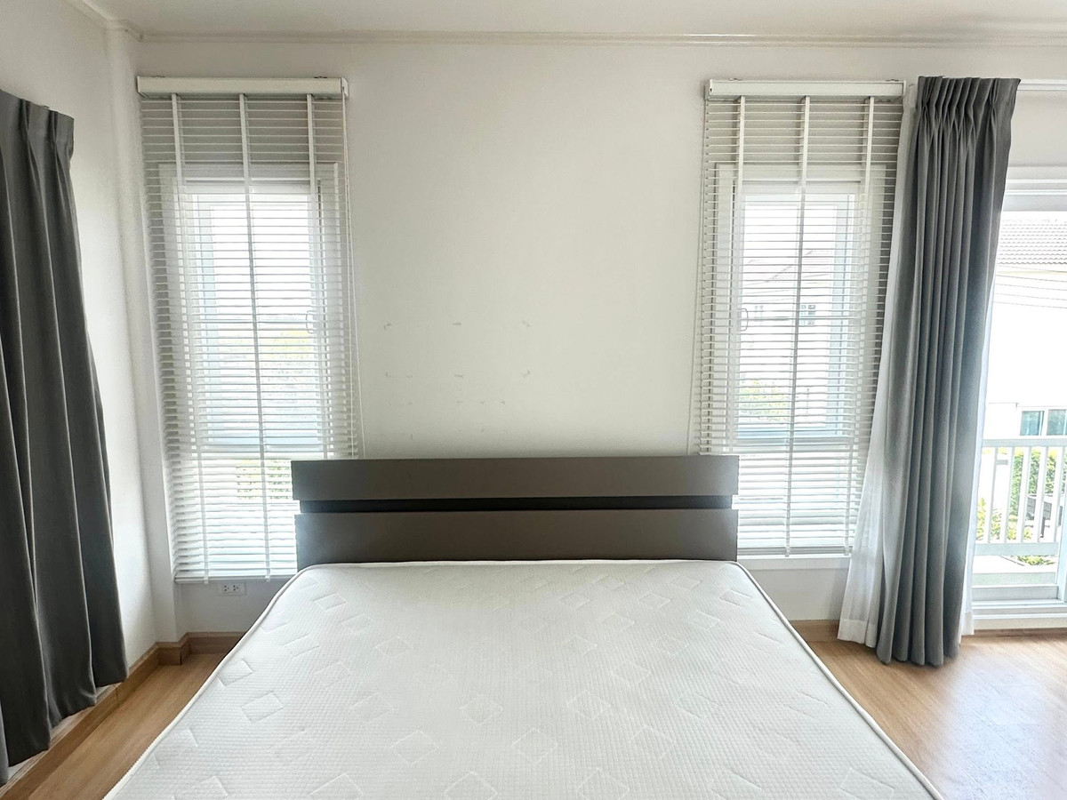 For SaleHouseLadkrabang, Suwannaphum Airport : 38.8 sq m, 3 bedrooms, 2 bathrooms, 2-story semi-detached house, Supalai Pride Bangna, Lat Krabang.