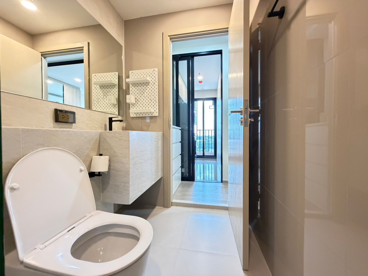 For RentCondoPinklao, Charansanitwong : New Condo for Rent | Triple Station Access 🚆 1BR 25 Sq.m. | Only 12,000 THB/Month