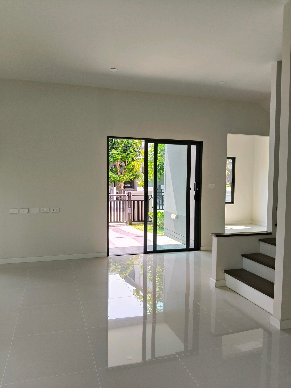 For SaleSamut Prakan,Samrong : Semi-detached house, detached house, King Kaew location, near Airport Link Lat Krabang.