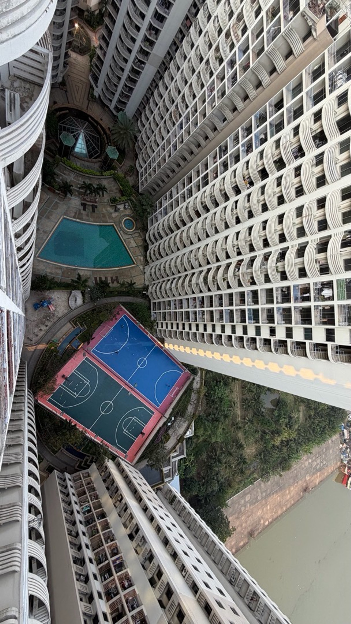 ขายคอนโดพระราม 3 สาธุประดิษฐ์ : SV City พระราม 3 อาคาร 7 ชั้น 26–27 ห้องสูง โปร่ง โล่ง ลมดี หันทิศตะวันออก รับแดดเช้าอ่อน ๆ ไม่ร้อนบ่าย พื้นที่ใช้สอย 179.64 ตร.ม.