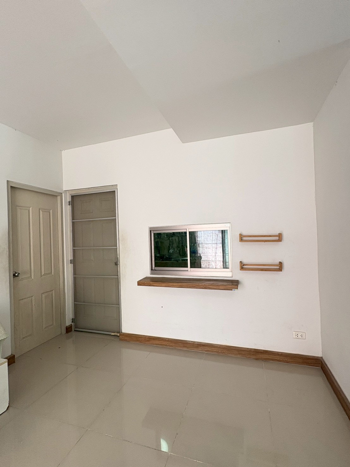 For SaleSriracha Laem Chabang Ban Bueng : Life @ Banglamung / 3 bedrooms (for sale), Life @ Banglamung / 3 Bedrooms (FOR SALE) BEWN098