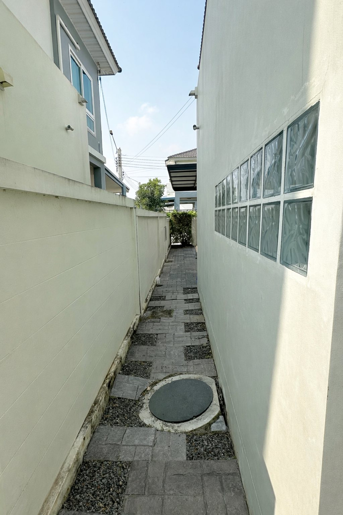 For SaleHouseLadkrabang, Suwannaphum Airport : 38.8 sq m, 3 bedrooms, 2 bathrooms, 2-story semi-detached house, Supalai Pride Bangna, Lat Krabang.