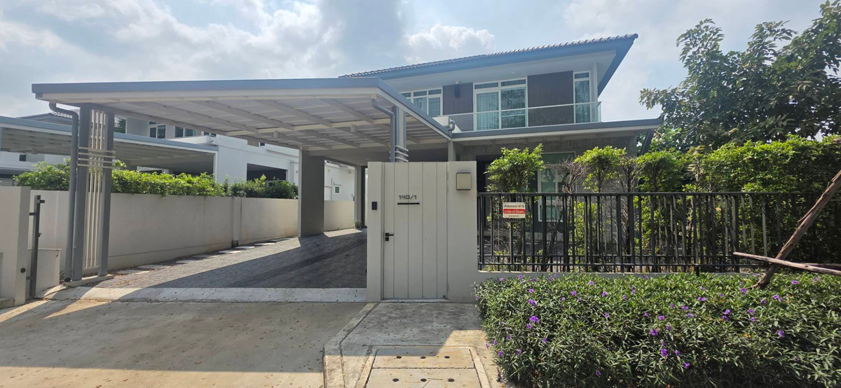 ขายบ้านลาดกระบัง สุวรรณภูมิ : ขายถูกมาก บ้านหลังมุม มัณฑนา2 มอเตอร์เวย์ - กรุงเทพกรีฑาตัดใหม่ ลาดกระบัง สุวรรณภูมิ ต้นโครงการ หน้าบ้านไม่ชนกับใคร 