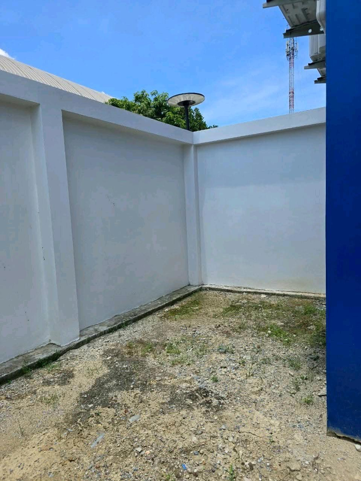 For RentWarehousePhutthamonthon, Salaya : 🏭Warehouse for rent with 2-story office + residence | Line 2 Bangkok | 405 sq m | 3-phase power | Electric door