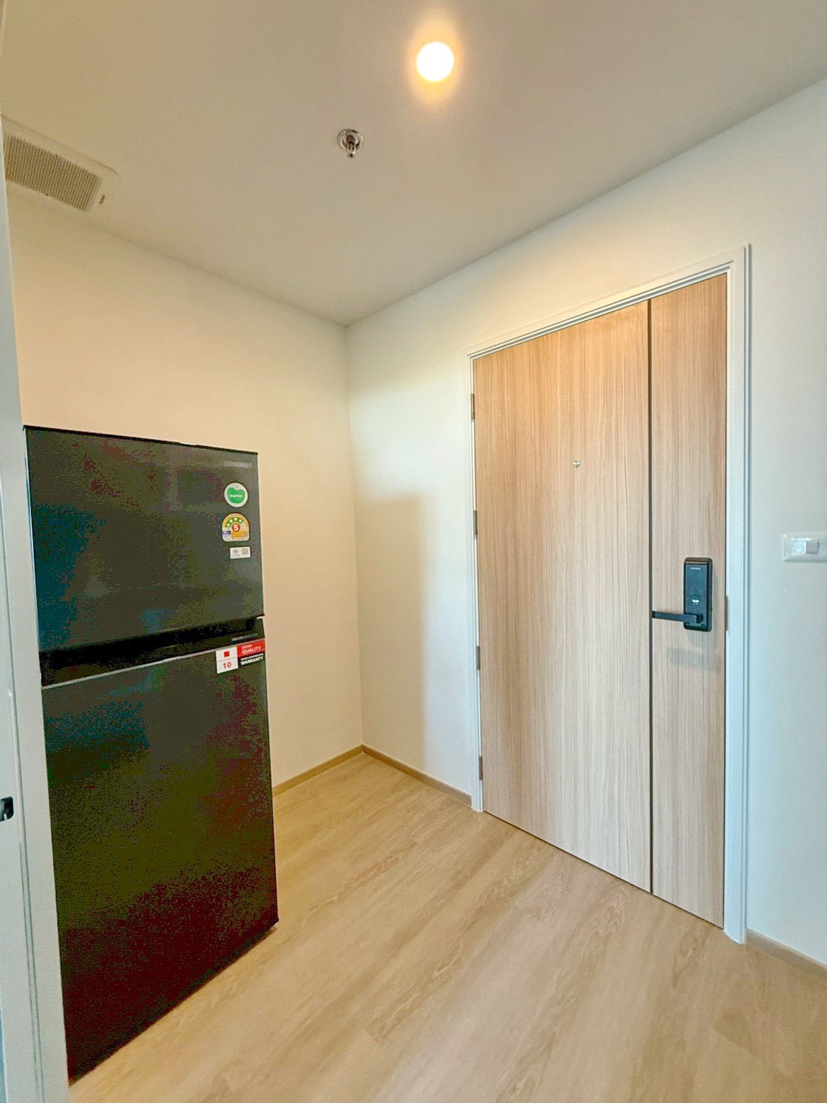 ให้เช่าคอนโดแจ้งวัฒนะ เมืองทอง : ให้เช่า  ลุมพินีเพลส ปากเกร็ดสเตชั่นแจ้งวัฒนะ  วิวสระ มีเครื่องซักผ้า