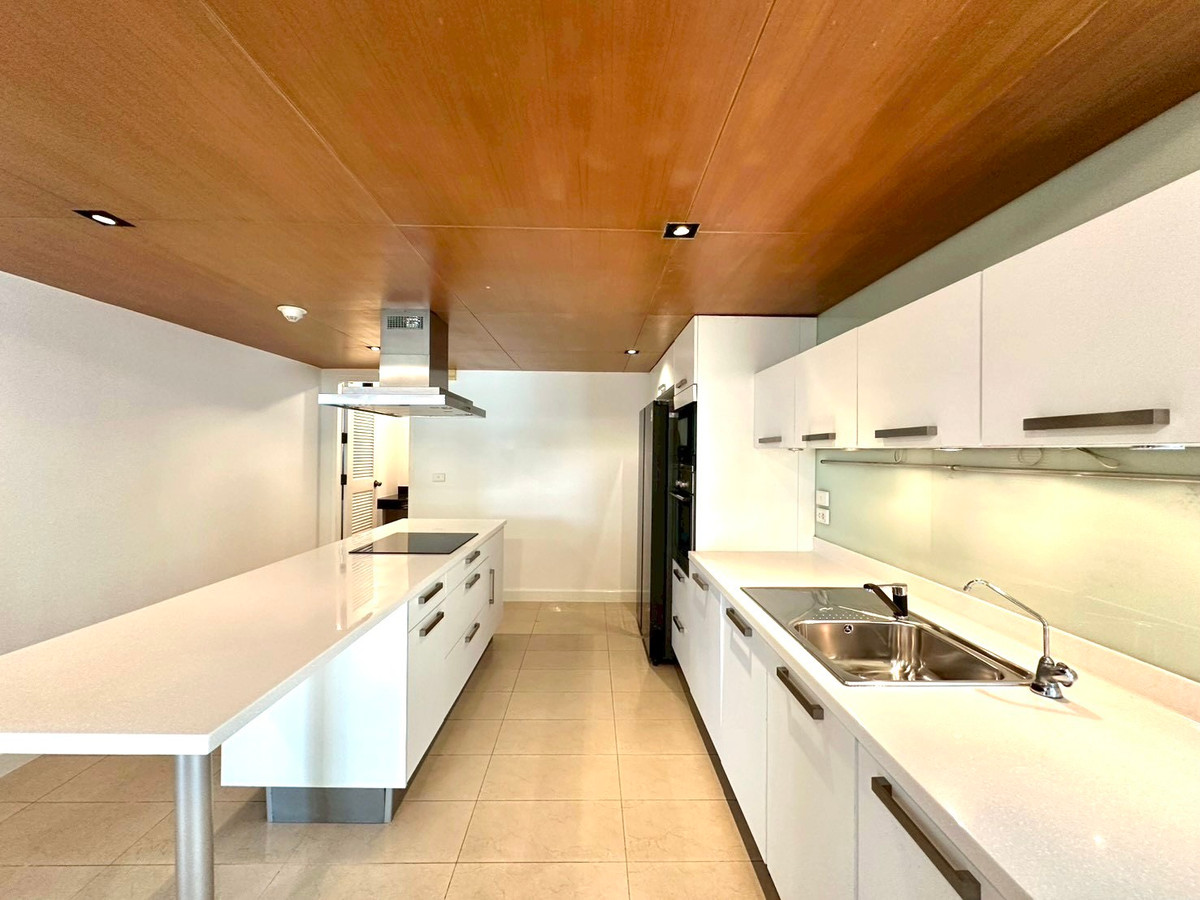 For RentCondoOnnut, Udomsuk : Condo for rent, Baan Ananda, Ekkamai area, near BTS Ekkamai, near Major Cineplex Ekkamai.