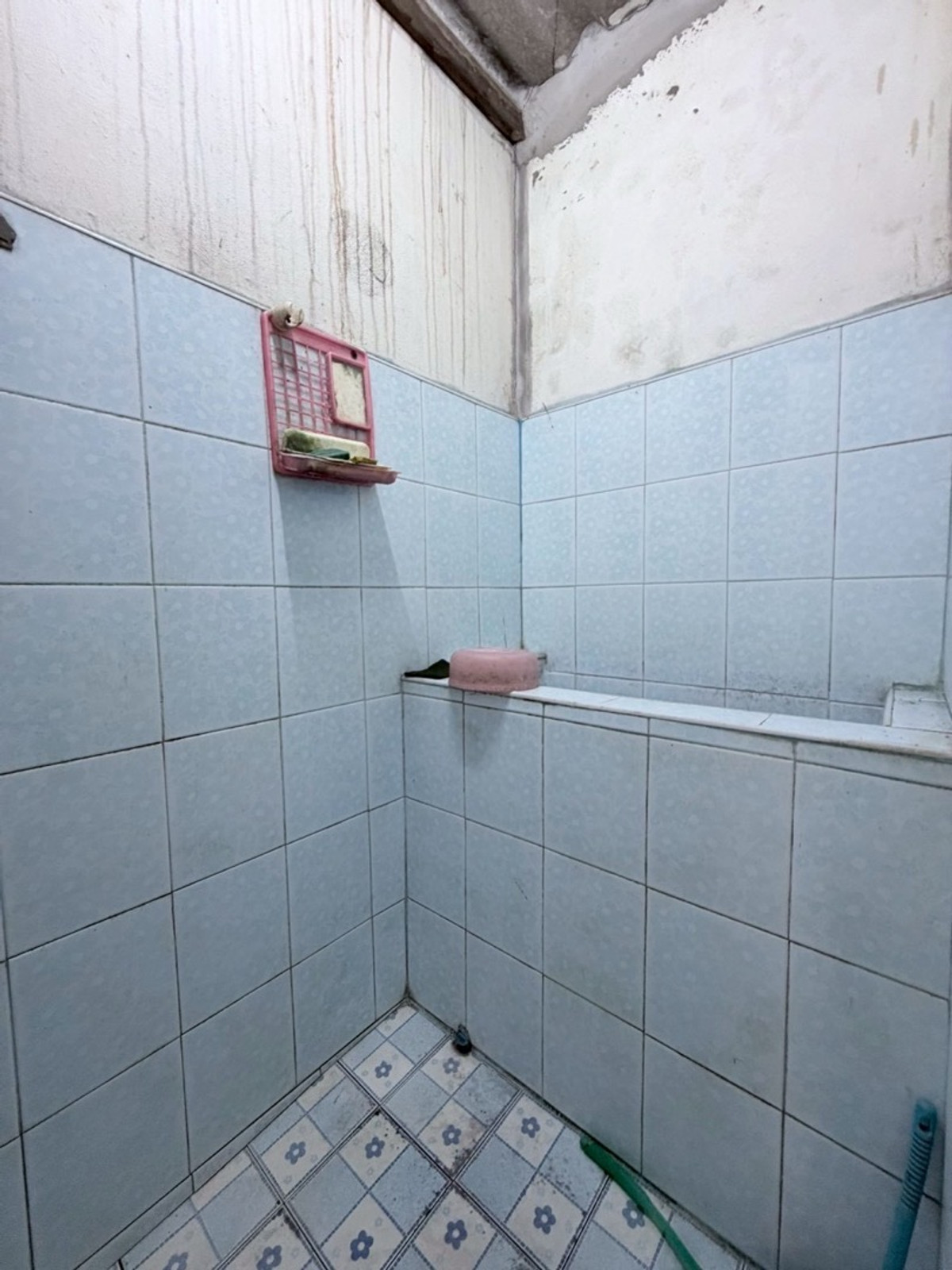 For SaleShop HouseRathburana, Suksawat : 🏢 2-Storey Commercial Building for Sale – Opposite Pracha Uthit 90 Market (Soi NP)