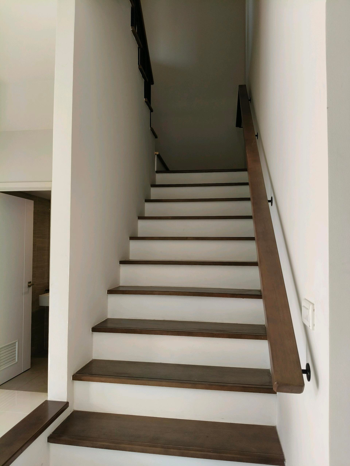 For SaleSamut Prakan,Samrong : Semi-detached house, detached house, King Kaew location, near Airport Link Lat Krabang.