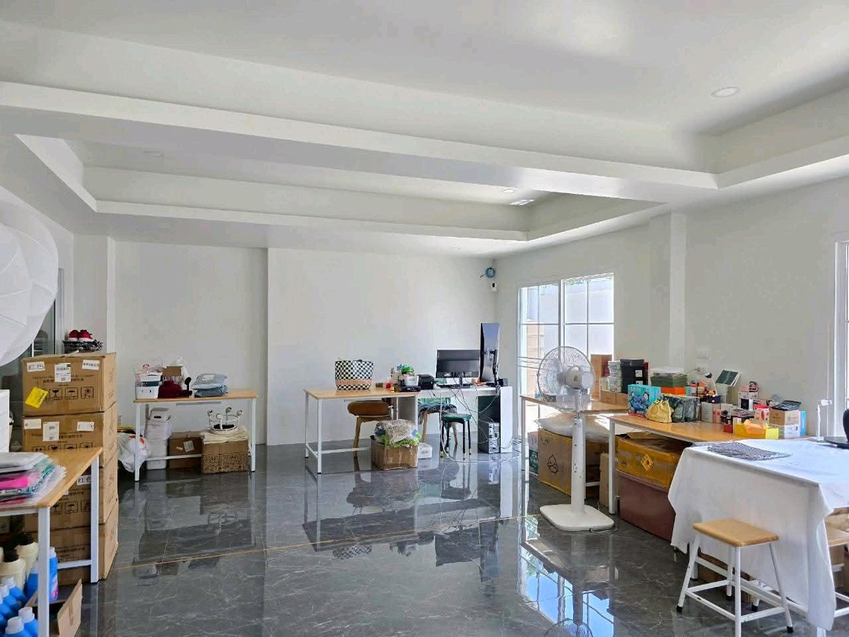 For RentWarehousePhutthamonthon, Salaya : 🏭Warehouse for rent with 2-story office + residence | Line 2 Bangkok | 405 sq m | 3-phase power | Electric door