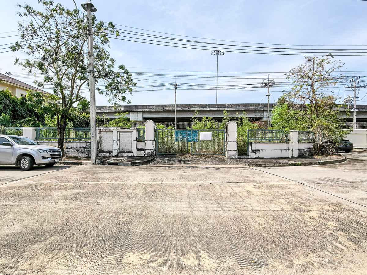 ขายที่ดินพัฒนาการ ศรีนครินทร์ : ที่ดินเปล่า ใน ม.บ้านนันทวัน ศรีนครินทร์