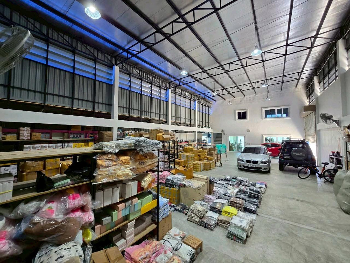 For RentWarehousePhutthamonthon, Salaya : 🏭Warehouse for rent with 2-story office + residence | Line 2 Bangkok | 405 sq m | 3-phase power | Electric door