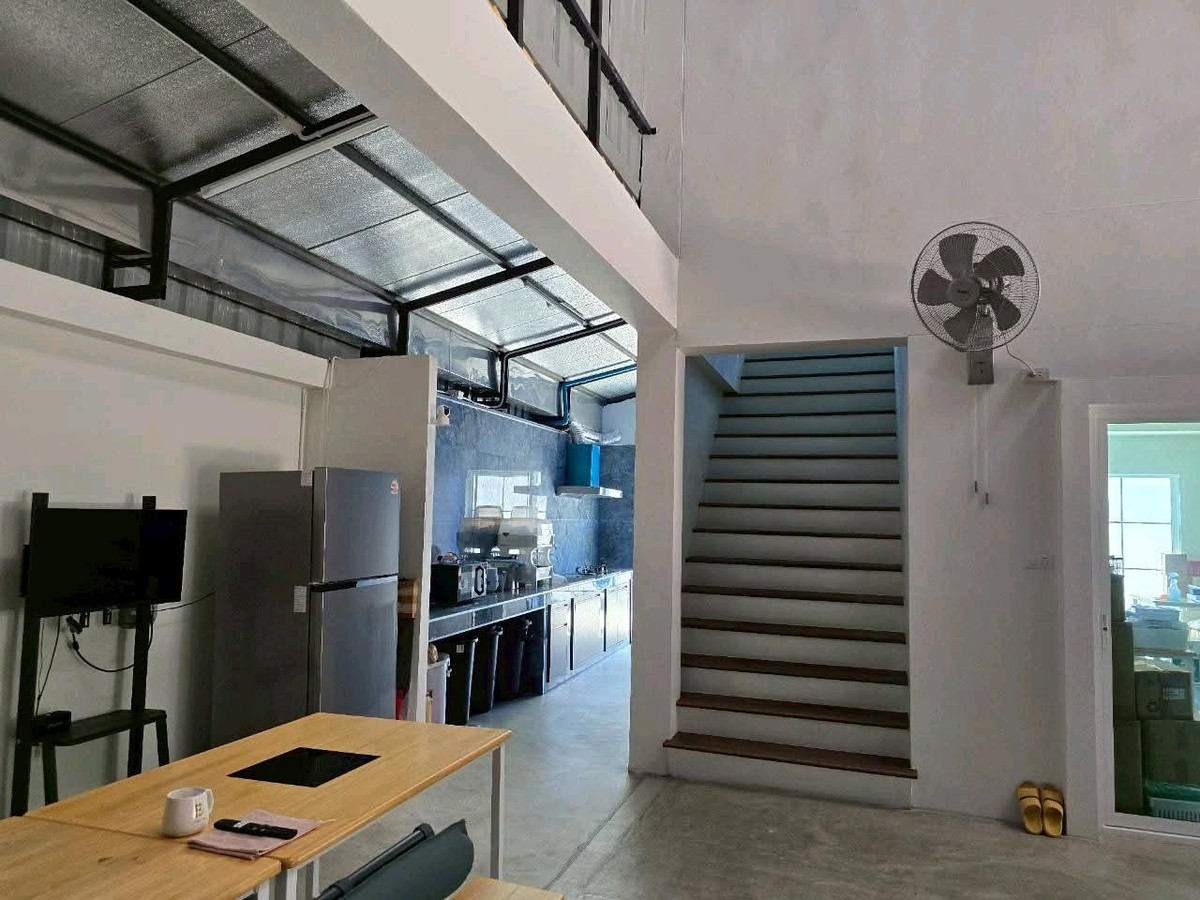For RentWarehousePhutthamonthon, Salaya : 🏭Warehouse for rent with 2-story office + residence | Line 2 Bangkok | 405 sq m | 3-phase power | Electric door