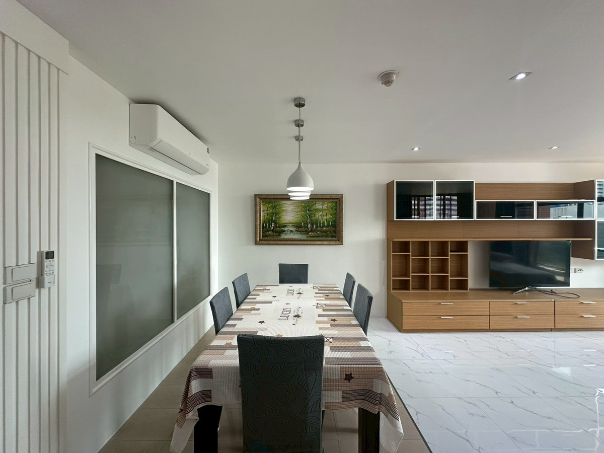 For RentCondoOnnut, Udomsuk : Condo for rent, Baan Ananda, Sukhumvit-Ekkamai area, 2 bedrooms, 152 sq m, near BTS Ekkamai-Thonglor.