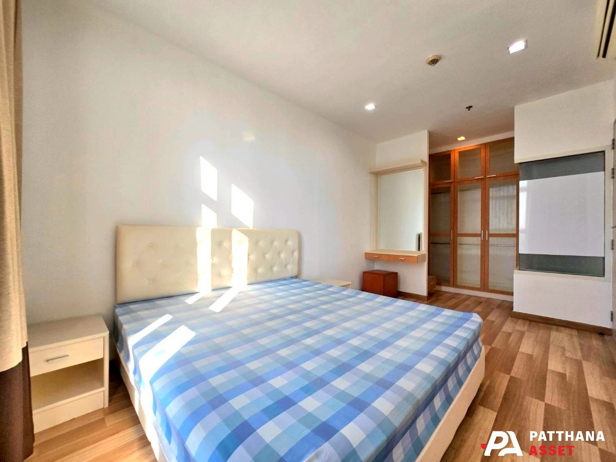 For SaleCondoRatchathewi,Phayathai : Selling at a loss, 2 bedrooms, 4.9 million, best price in the heart of the city, near Central World, next to Airport-link Ratchaprarop.