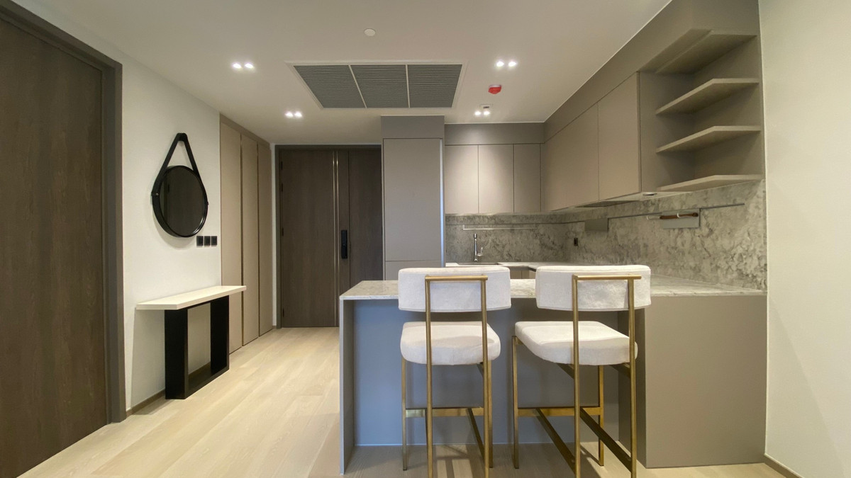 ให้เช่าคอนโดวิทยุ ชิดลม หลังสวน : Tonson One Residence: 1bed 1bath 57sqm. 65,000/mth. Am: 0656199198