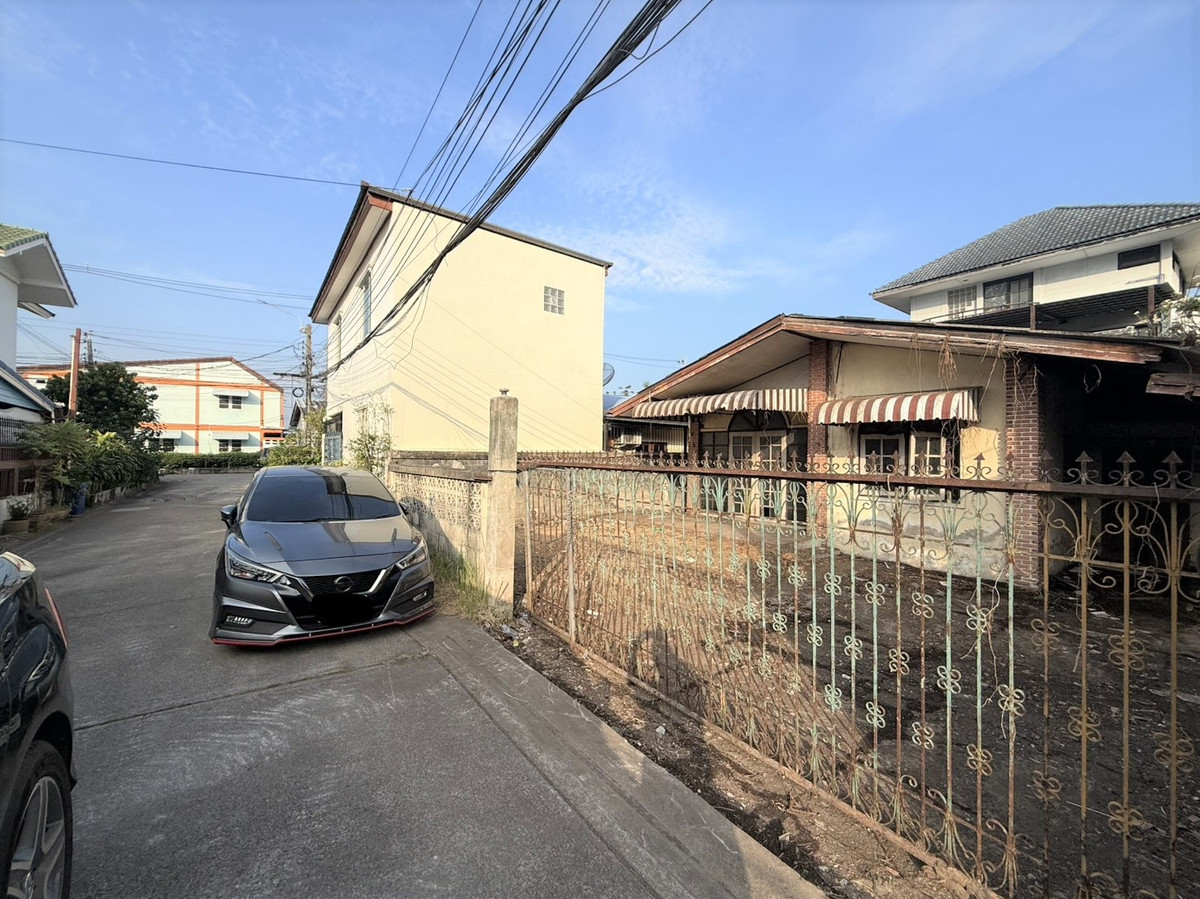 ขายบ้านเสรีไทย-นิด้า : ขายบ้านชั้นเดียว เสรีไทย 67 แยก 2  มบ.เอื้องฟ้าวิลล่า ทำเลดี