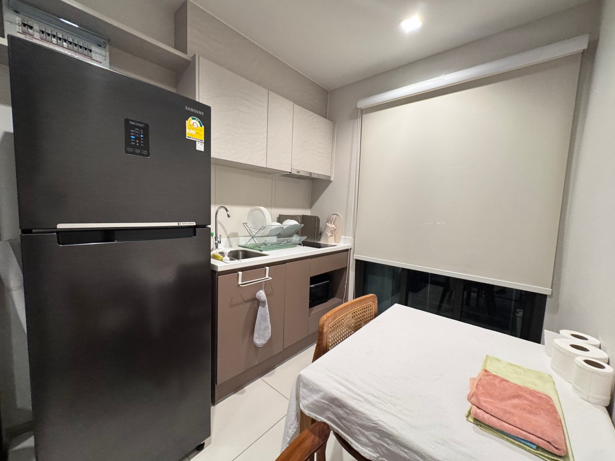 For RentCondoWongwianyai, Charoennakor : Ideo Sathorn, next to BTS Wongwian Yai, beautiful new room, open view, available and ready for rent. You can inquire.