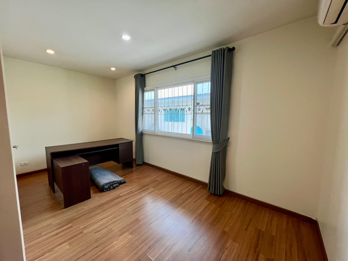 For RentTownhomePattanakan, Srinakarin : For Rent: 3-Storey Townhome at Villette City Pattanakarn 38 | Fully Furnished | South-Facing | Move-In Ready