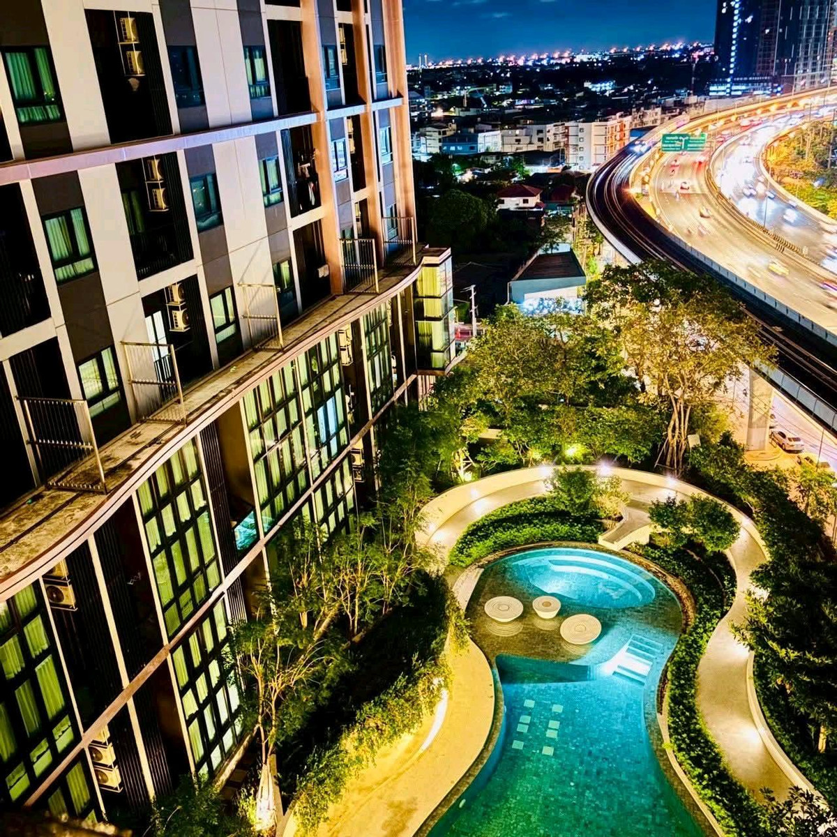 ให้เช่าคอนโดท่าพระ ตลาดพลู วุฒากาศ : 🔥 คอนโด High Rise ติด BTS แบบ 0 เมตร ใจกลางตลาดพลู เดินทางเข้าเมืองสะดวกสุด ๆ