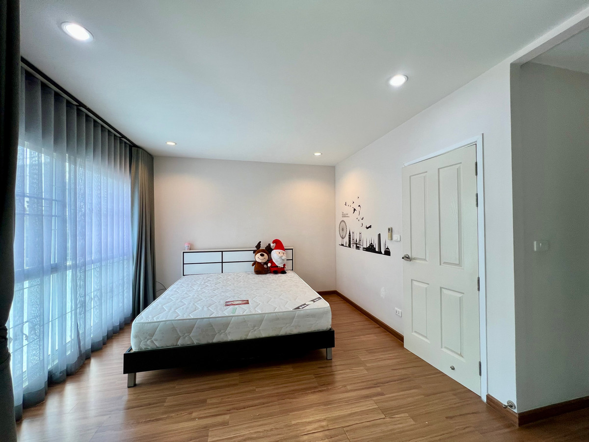 For RentTownhomePattanakan, Srinakarin : For Rent: 3-Storey Townhome at Villette City Pattanakarn 38 | Fully Furnished | South-Facing | Move-In Ready