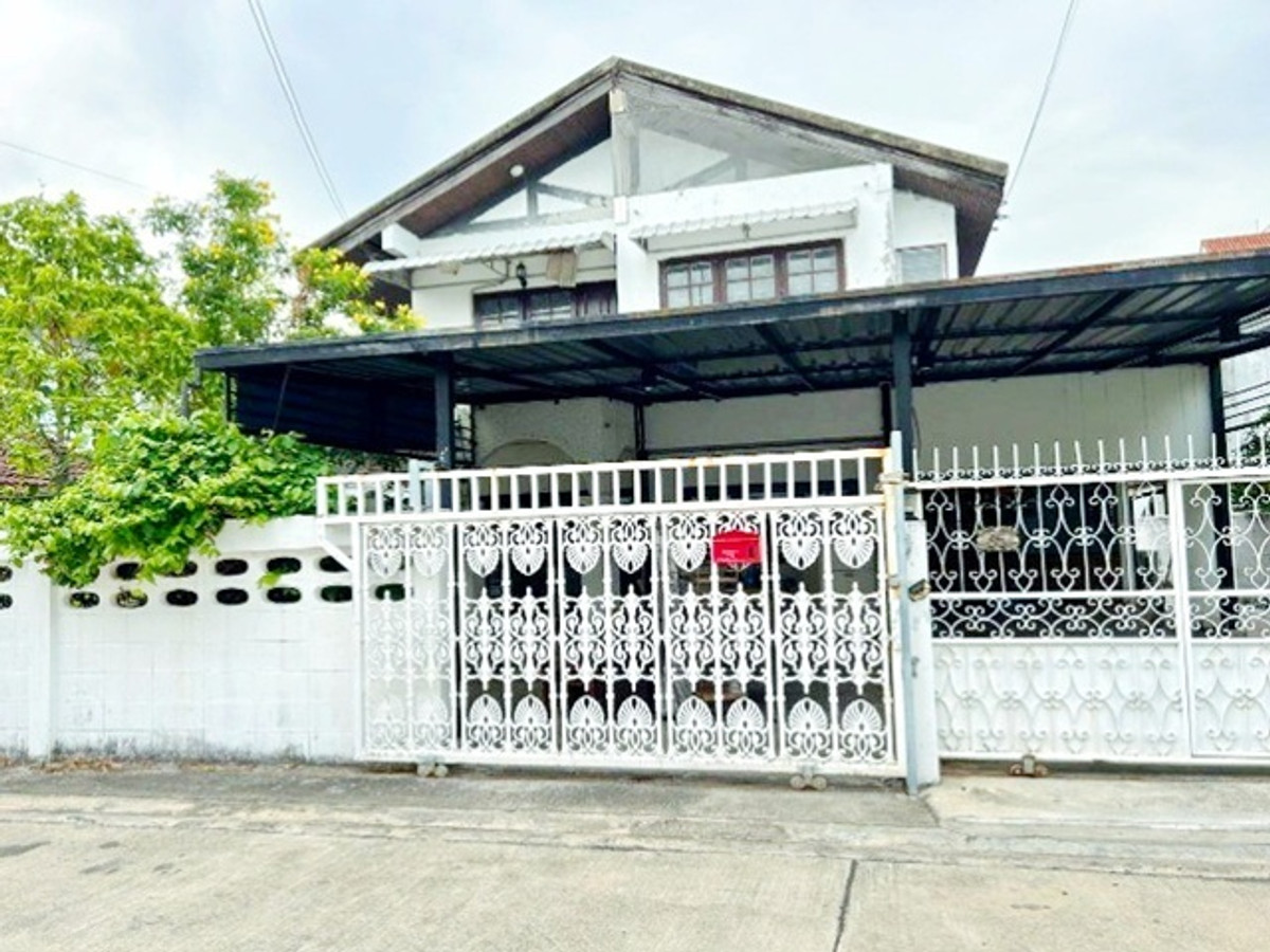 For RentHouseKaset Nawamin,Ladplakao : Satri Witthaya2 Senanikom1 Mansion house for rent 4bed 2bath BTS Senanikom 800m. Ladprao area on a