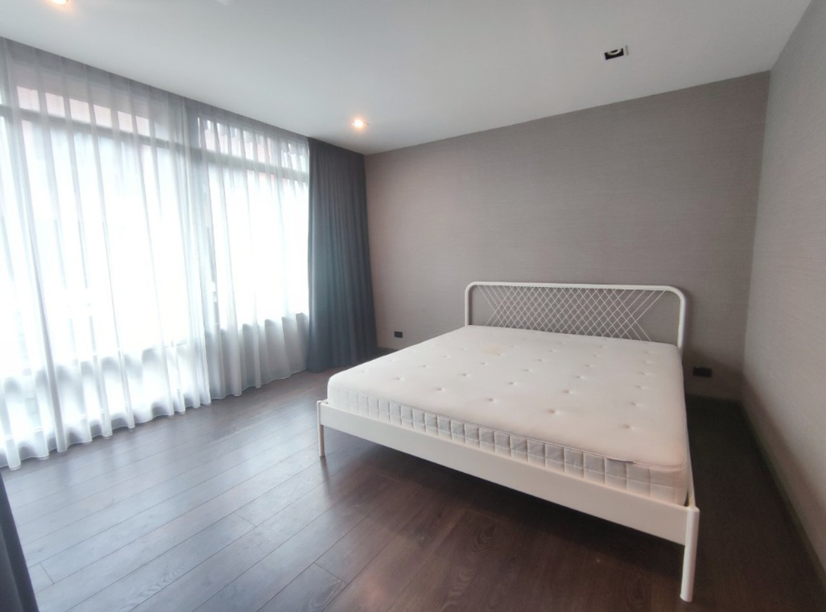 For RentHouseSukhumvit, Asoke, Thonglor : House for rent, Park Lane Ekamai, 4 floors, 3 bedrooms, near BTS Ekamai, near Gateway Ekamai.