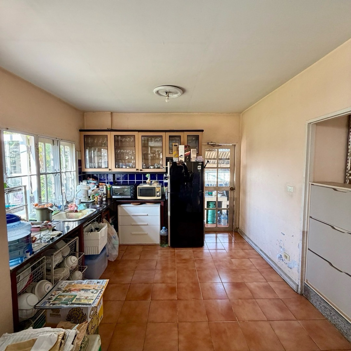 For SaleHousePathum Thani,Rangsit, Thammasat : Single house for sale, Maneerin Lake & Lagoon, Zone B, next to a canal approximately 115 meters wide.