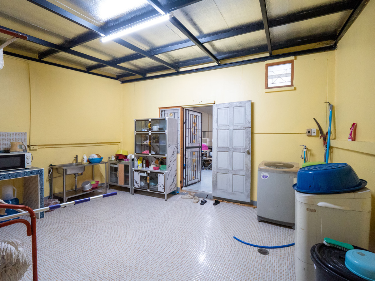 ขายทาวน์โฮมระยอง : #ขายทาว์นเฮาส์ #เมืองระยอง 26 ตรว. 3 นอน 2 น้ำ 2 จอด #ขายถูก 1.89 ล้าน สภาพพร้อมอยู่ ที่ตั้งตำบลทับมา ใกล้ถนนสุขุมวิท ติดถนนนครระยอง3 ซอยแหลมหิน-หนองมะหาด