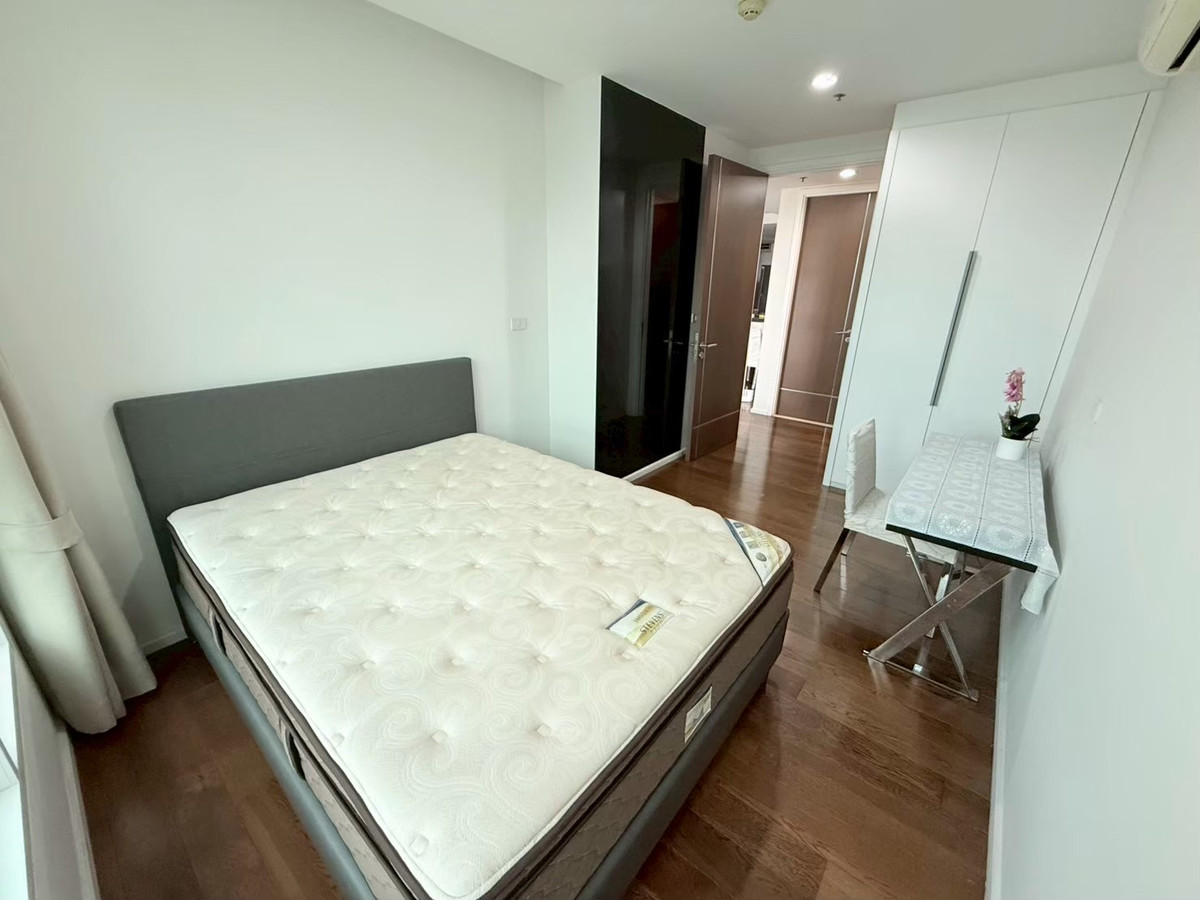 For RentCondoNana, North Nana,Sukhumvit13, Soi Nana : Condo for rent 15 Sukhumvit Residences, fully furnished condo, ready to move in, close to BTS Nana and Asoke, convenient travel!!