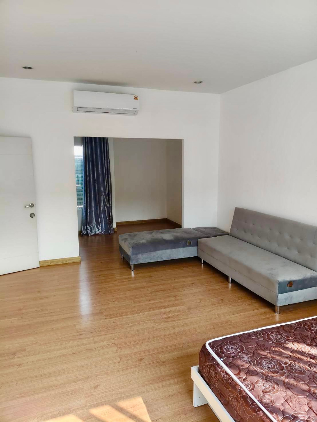 ให้เช่าทาวน์โฮมพัฒนาการ ศรีนครินทร์ : ให้เช่าทาวน์โฮม 3 ชั้น พาทิโอ พัฒนาการ | เฟอร์นิเจอร์ครบ พร้อมเข้าอยู่ | เลี้ยงสัตว์ได้