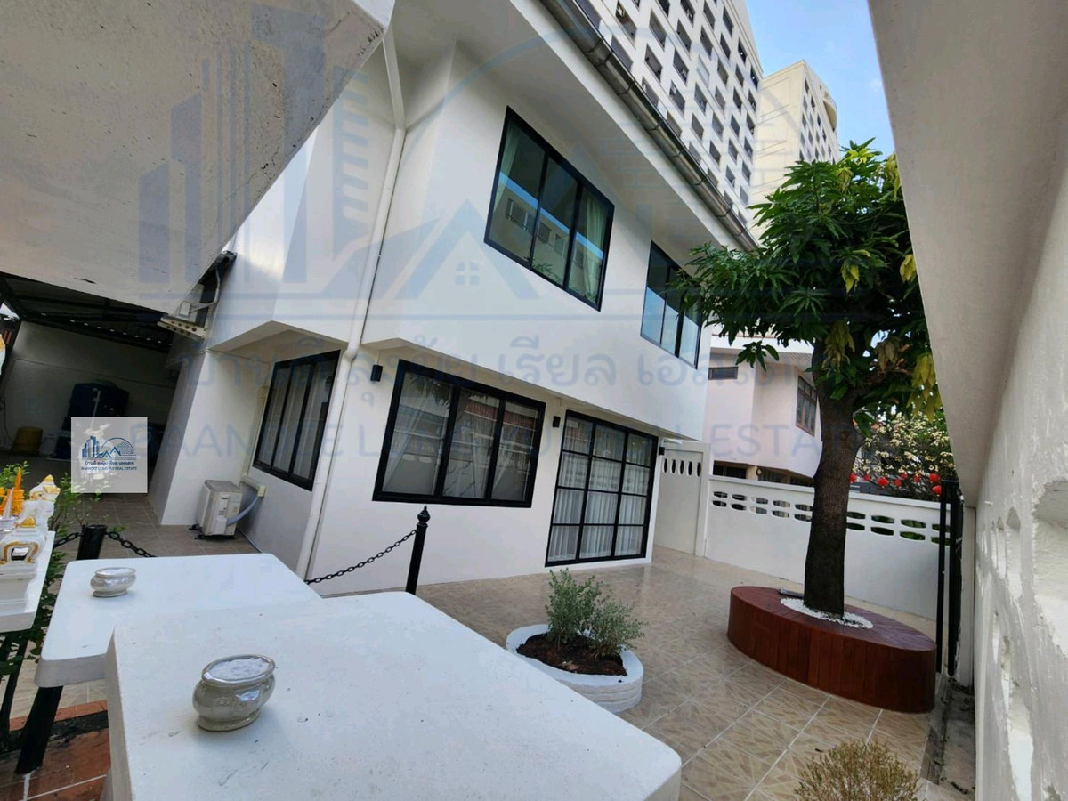 ให้เช่าบ้านรัชดา ห้วยขวาง : ให้เช่าบ้านเดี่ยวห้วยขวาง-รัชดา ใกล้ MRT หลังใหญ่สวยมาก🎄🎋🎋怀光-拉差达地区独栋房屋出租，靠近捷运站。房屋宽敞漂亮。